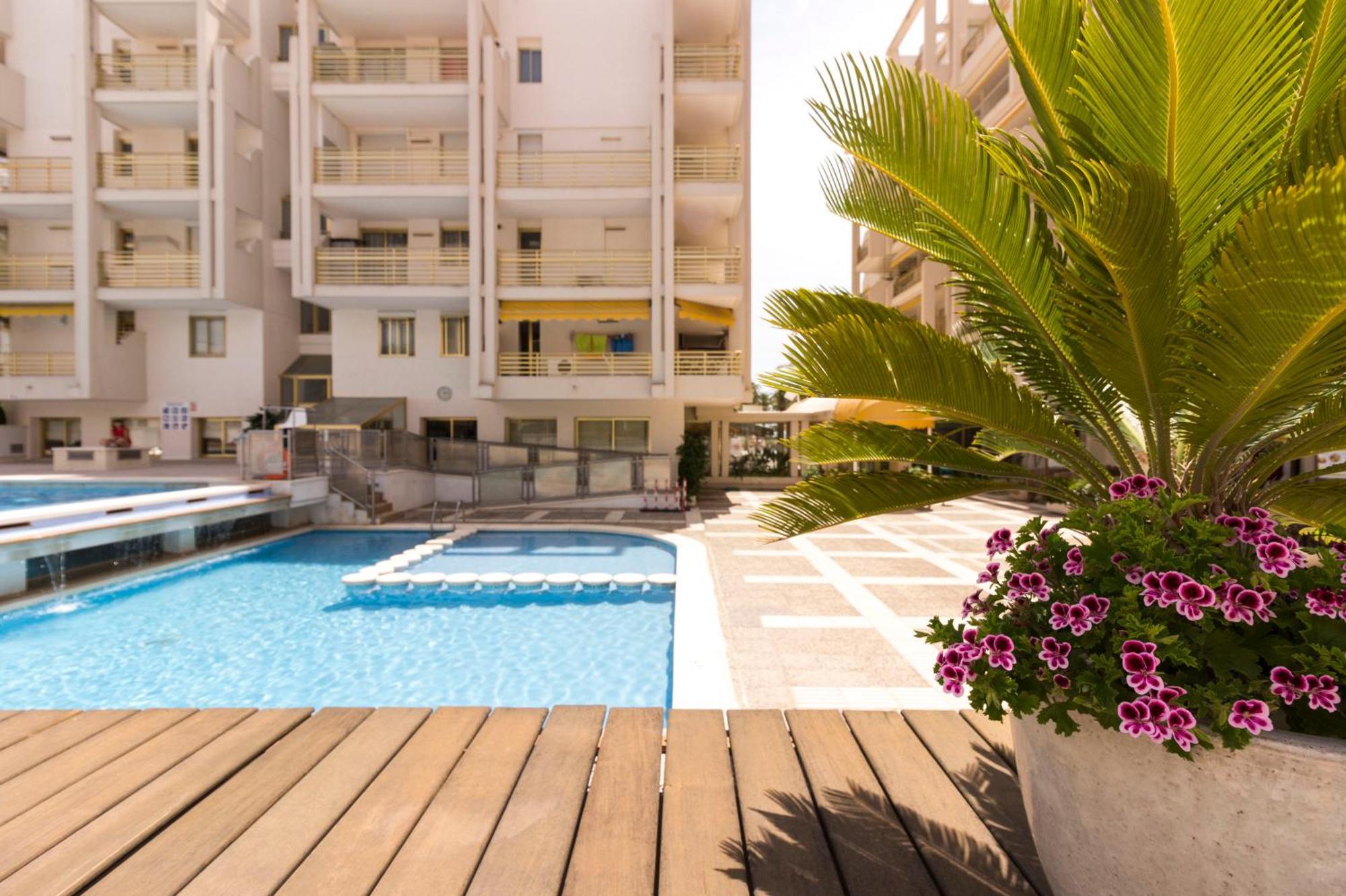 Novelty I Arysal 2 Apartment ซาลอว์ ภายนอก รูปภาพ