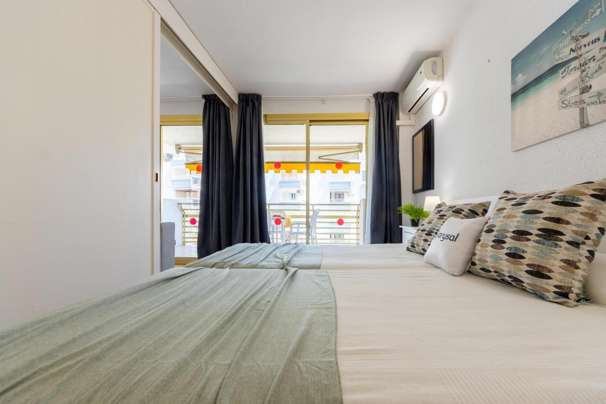 Novelty I Arysal 2 Apartment ซาลอว์ ภายนอก รูปภาพ