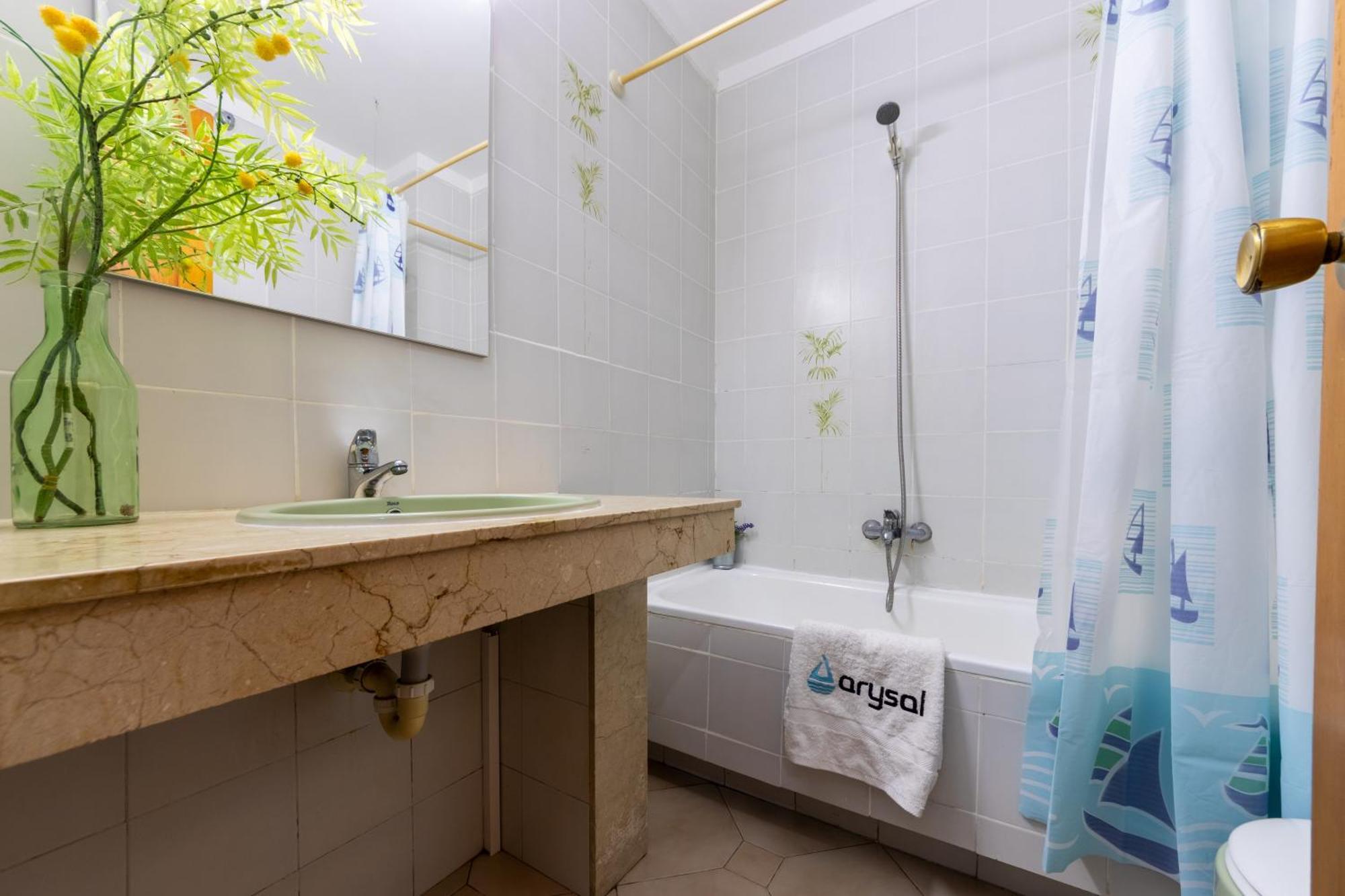 Novelty I Arysal 2 Apartment ซาลอว์ ภายนอก รูปภาพ