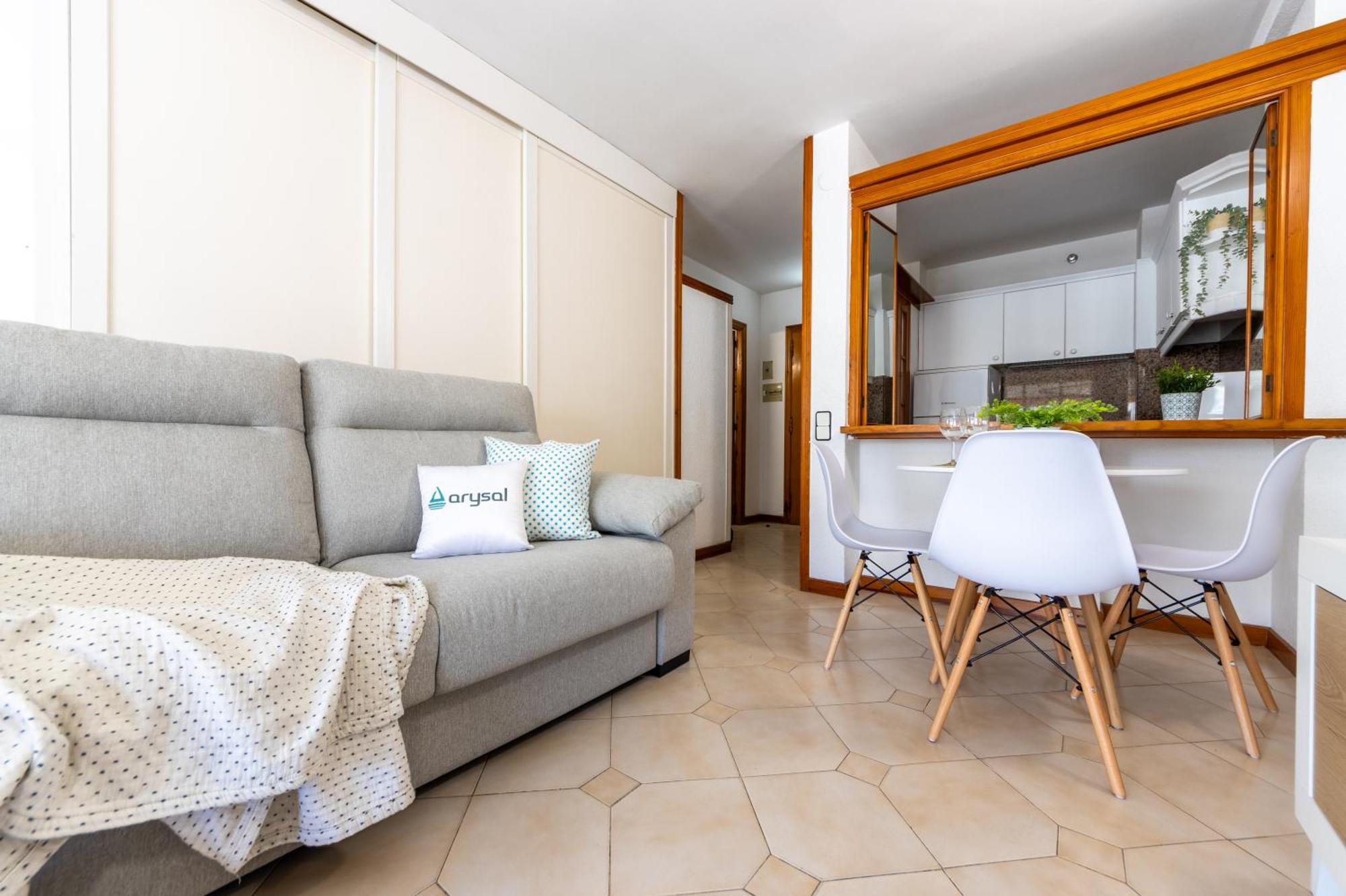 Novelty I Arysal 2 Apartment ซาลอว์ ภายนอก รูปภาพ