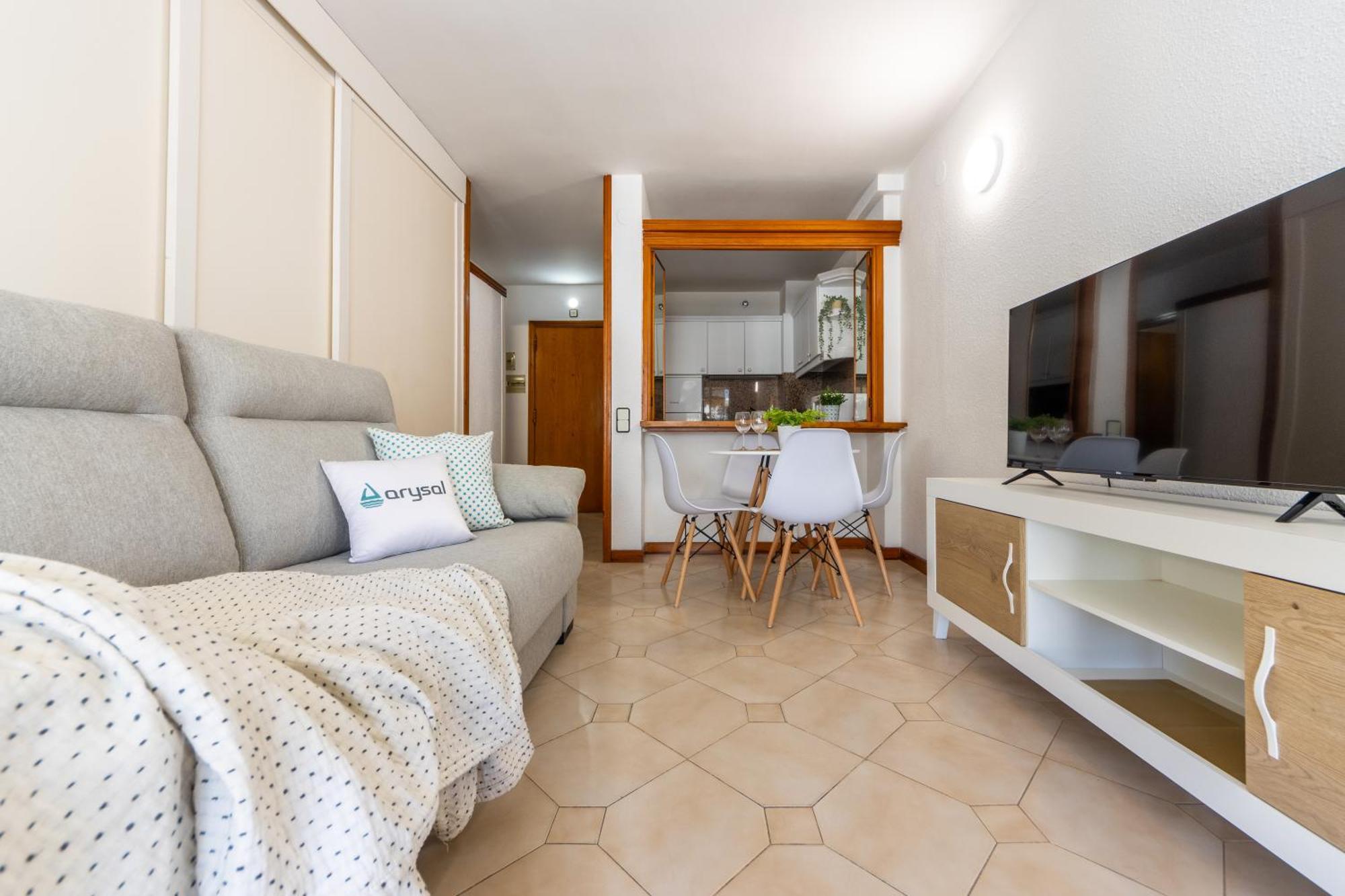 Novelty I Arysal 2 Apartment ซาลอว์ ภายนอก รูปภาพ