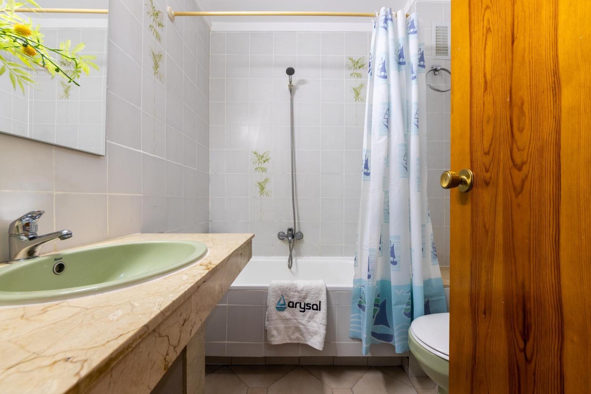 Novelty I Arysal 2 Apartment ซาลอว์ ภายนอก รูปภาพ