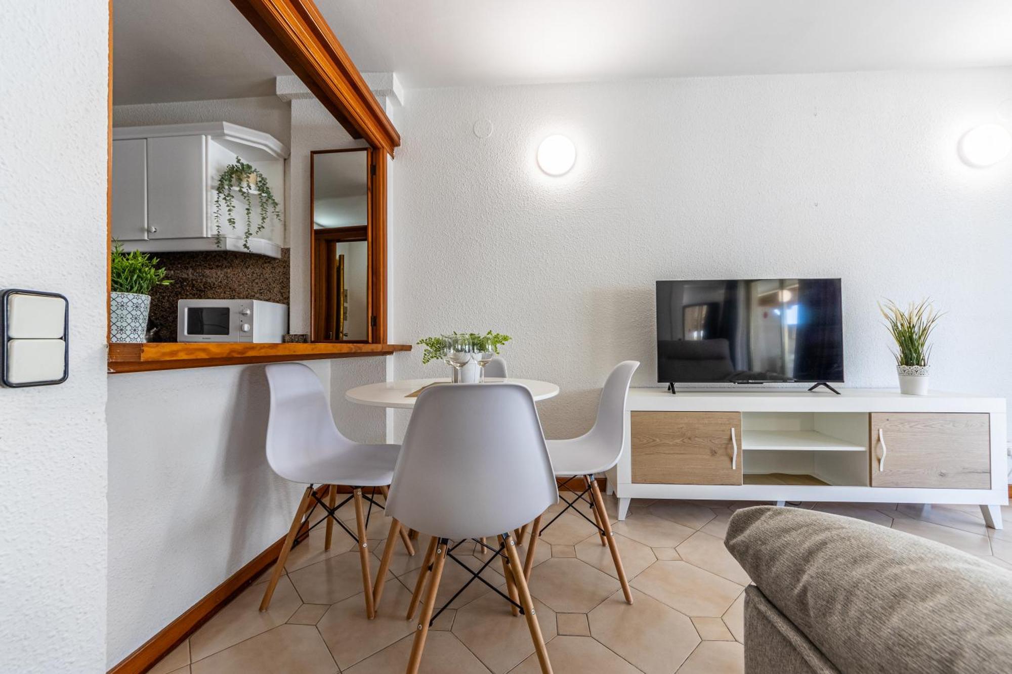 Novelty I Arysal 2 Apartment ซาลอว์ ภายนอก รูปภาพ
